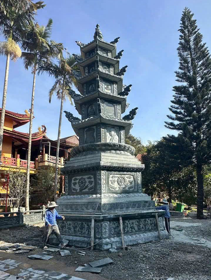 Tháp mộ đá nguyên khối Ninh Bình Tháp mộ đá nguyên khối Ninh Bình