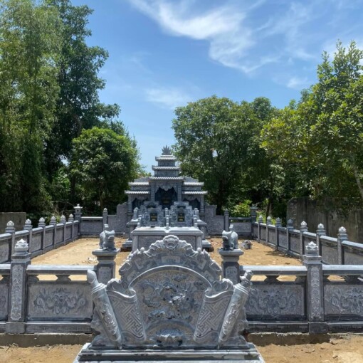 Lăng mộ đá ở Phú Thọ