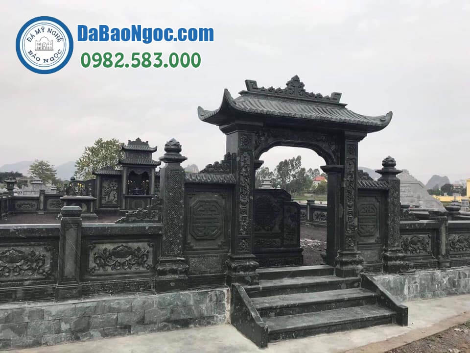 Cổng lăng mộ làm bằng đá xanh cao cấp xây tại Ninh Bình
