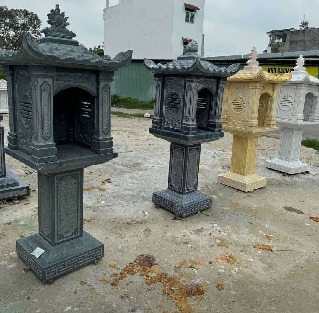 cây hương đá thờ ngoài sân