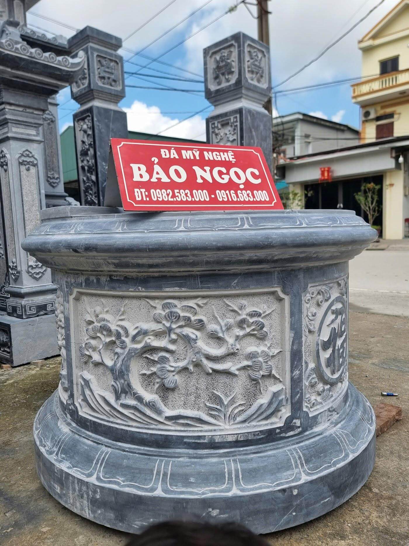 Mẫu mộ đá tròn bằng đá xanh Ninh Bình Mẫu mộ đá tròn bằng đá xanh Ninh Bình