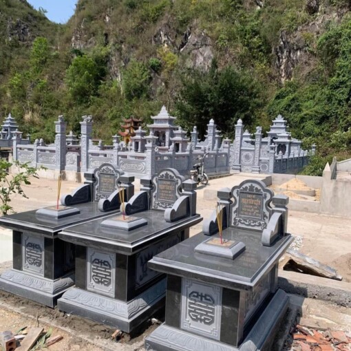 Mẫu bộ 3 mộ đá đơn giản được thi công ở Nghệ An
