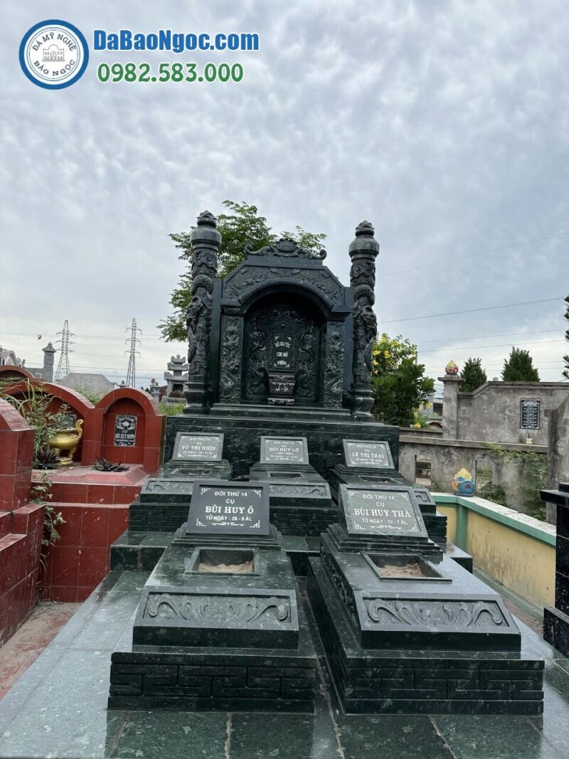 Lăng mộ đá xanh rêu làm tại Quảng Ninh