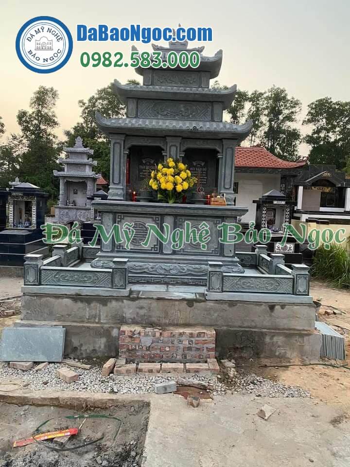 Mẫu lăng mộ đá đơn giản làm bằng đá xanh rêu ở Nam Định